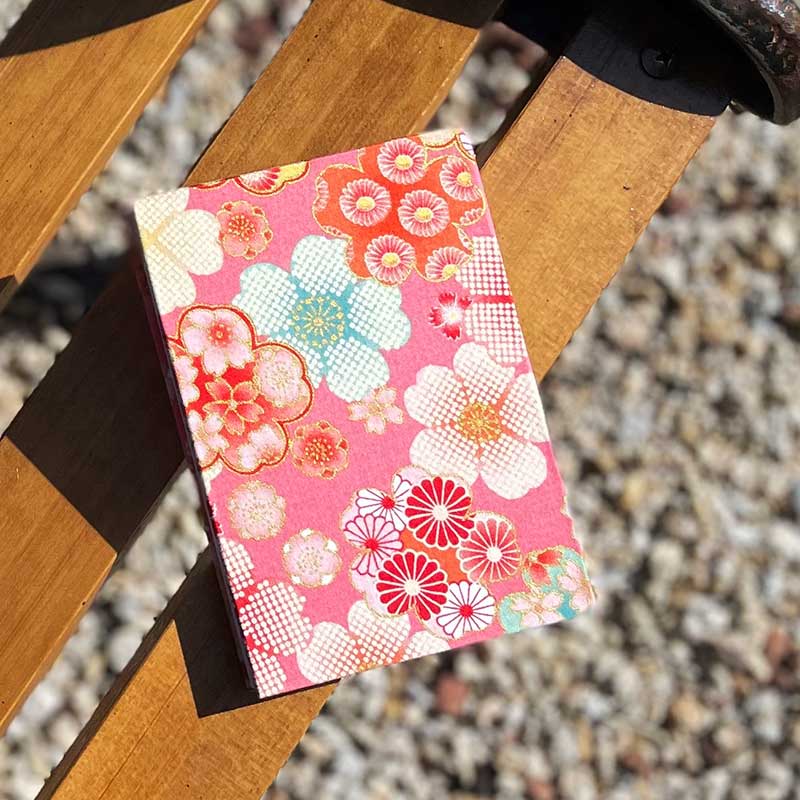 御朱印帳(納経帳)　花遊び金彩　ネコポス便送料無料