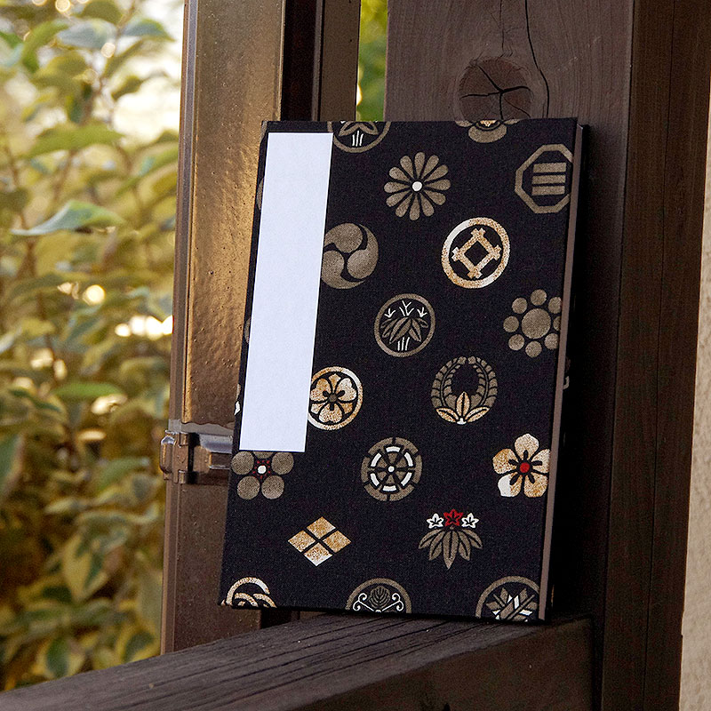 《ネコポス送料無料》 大判 御朱印帳(納経帳) 色付き家紋 蛇腹タイプ