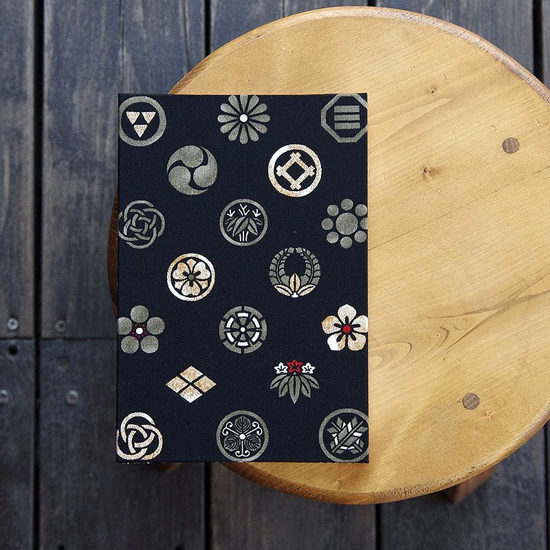 《ネコポス送料無料》 大判 御朱印帳(納経帳) 色付き家紋 蛇腹タイプ