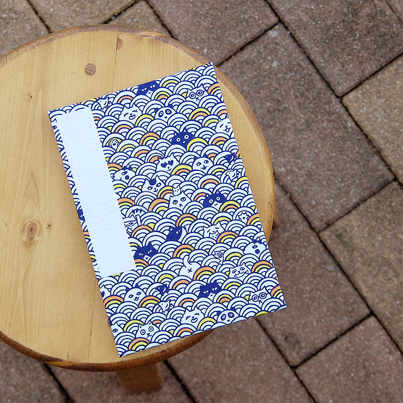 《ネコポス送料無料》 大判 御朱印帳(納経帳) 青海波猫かくれんぼ 3色 蛇腹タイプ