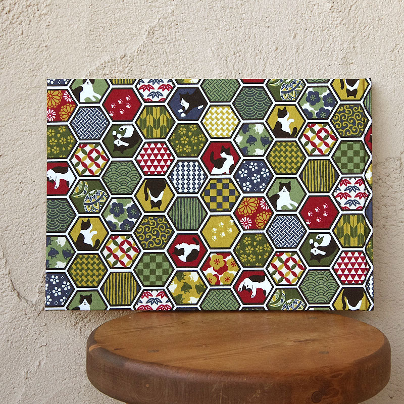 《ネコポス送料無料》 書き置き御朱印専用/見開きサイズ御朱印ホルダー/ハチワレ猫と亀甲伝統文様