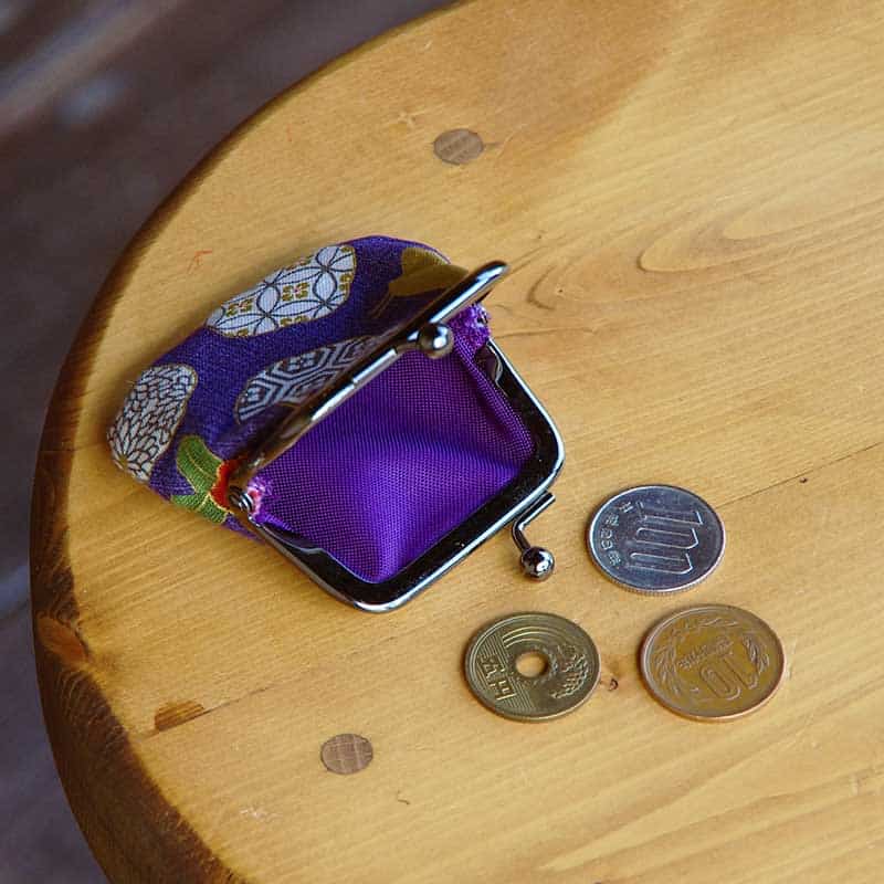 お賽銭用がま口財布/ 椿と和柄猫顔(紺紫/キナリ)