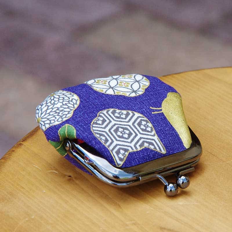 お賽銭用がま口財布/ 椿と和柄猫顔(紺紫/キナリ)