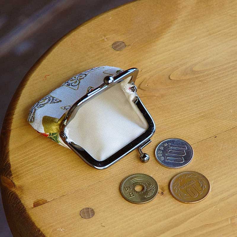 お賽銭用がま口財布/ 椿と和柄猫顔(紺紫/キナリ)