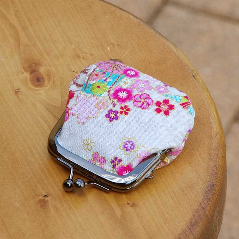 お賽銭用がま口財布/花吹雪と折り鶴(紫/白)