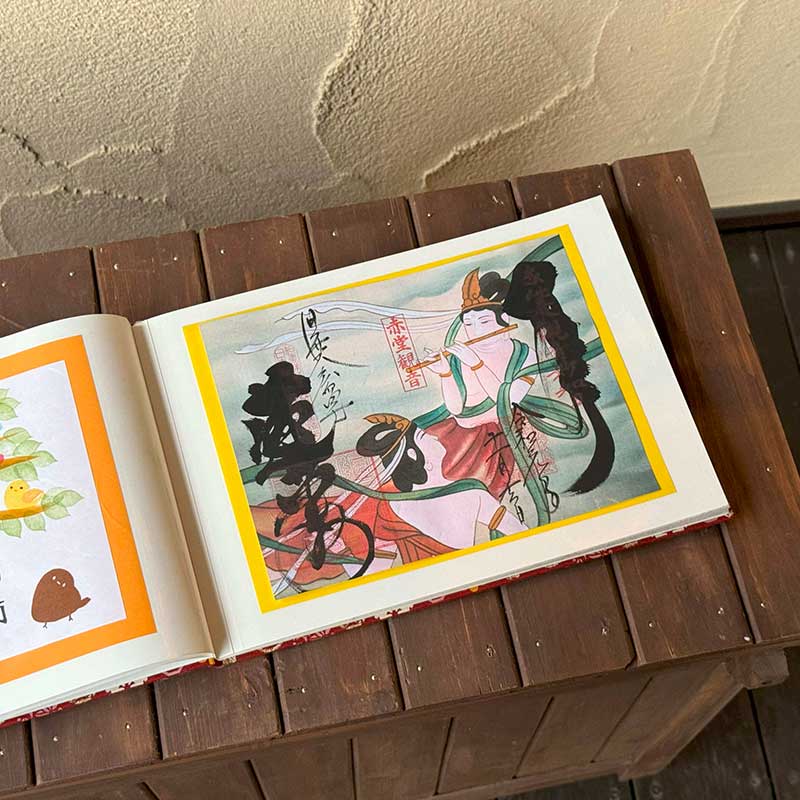 【書置き御朱印専用】 《ネコポス送料無料 》【見開きサイズ】御朱印ホルダー/駒と鞠金彩(紺/ピンク)