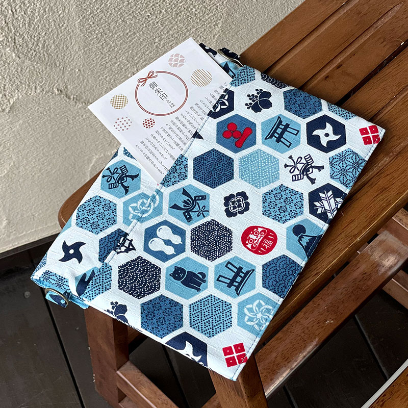 《ネコポス送料無料》【ショルダーストラップ対応】御朱印帳袋(御朱印帳ポーチ) /亀甲家紋和柄