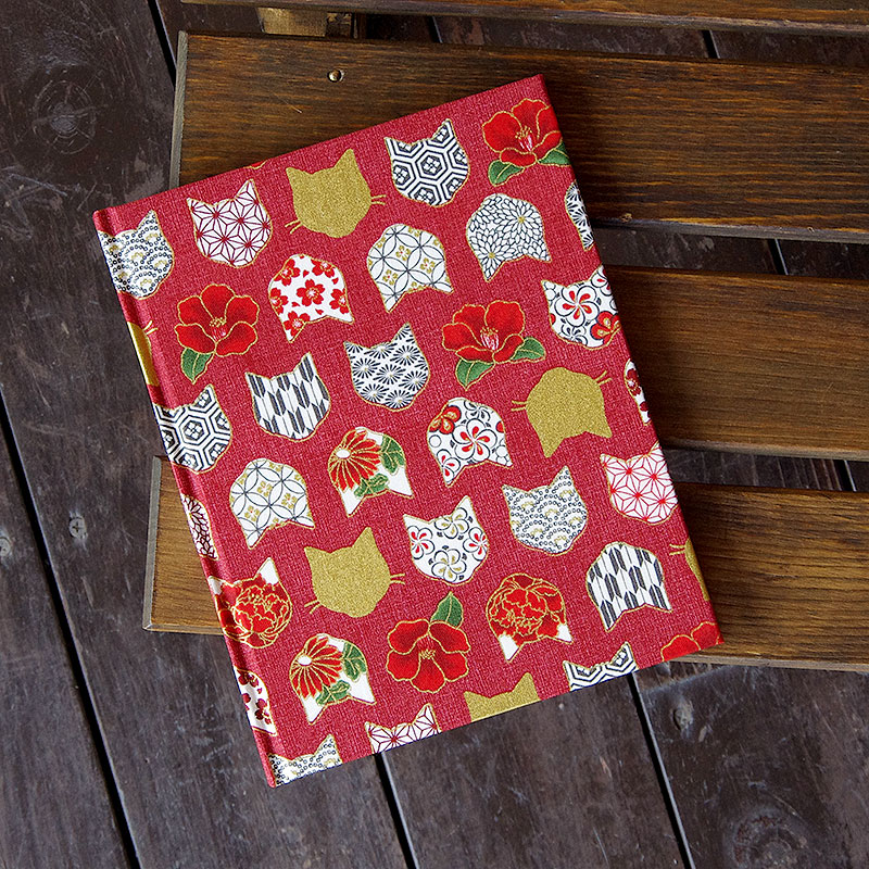 《ネコポス送料無料》 【書き置き御朱印専用】御朱印ホルダー/椿と和柄猫顔(赤/黒/白)