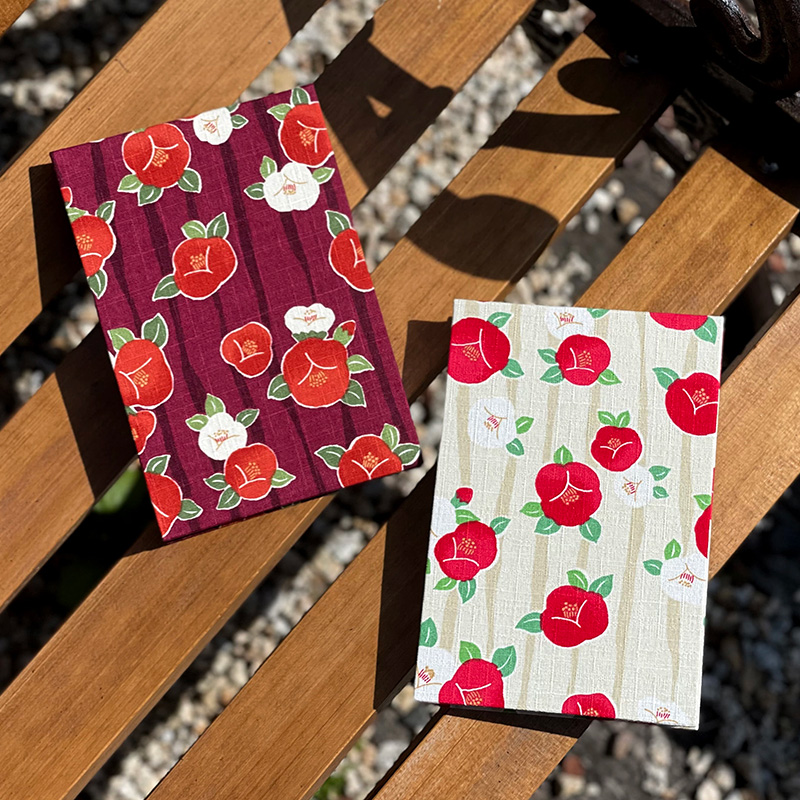 【三十三ヶ所納経帖】よろけ椿(キナリ)ビニールカバー付 表題ラベル付 大判 蛇腹 /ネコポス送料無料