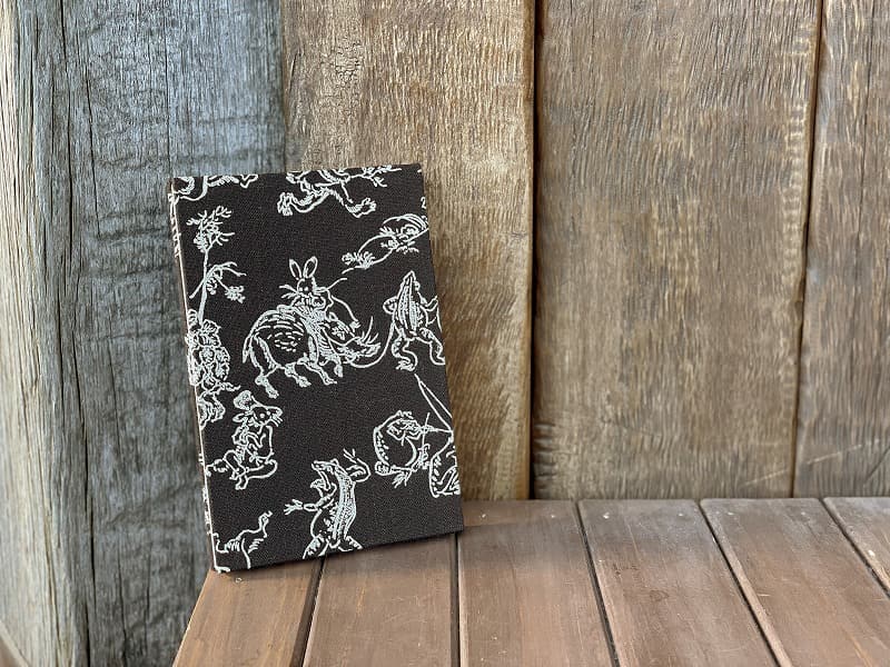 《メール便送料無料》【大判】御朱印帳 小柄/鳥獣戯画(こげ茶)